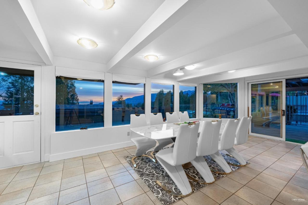 נורת וונקובר Grouse Cheerful Large Private Bedroom, Bath, Shared Deck, Pool, Hot Tub מראה חיצוני תמונה