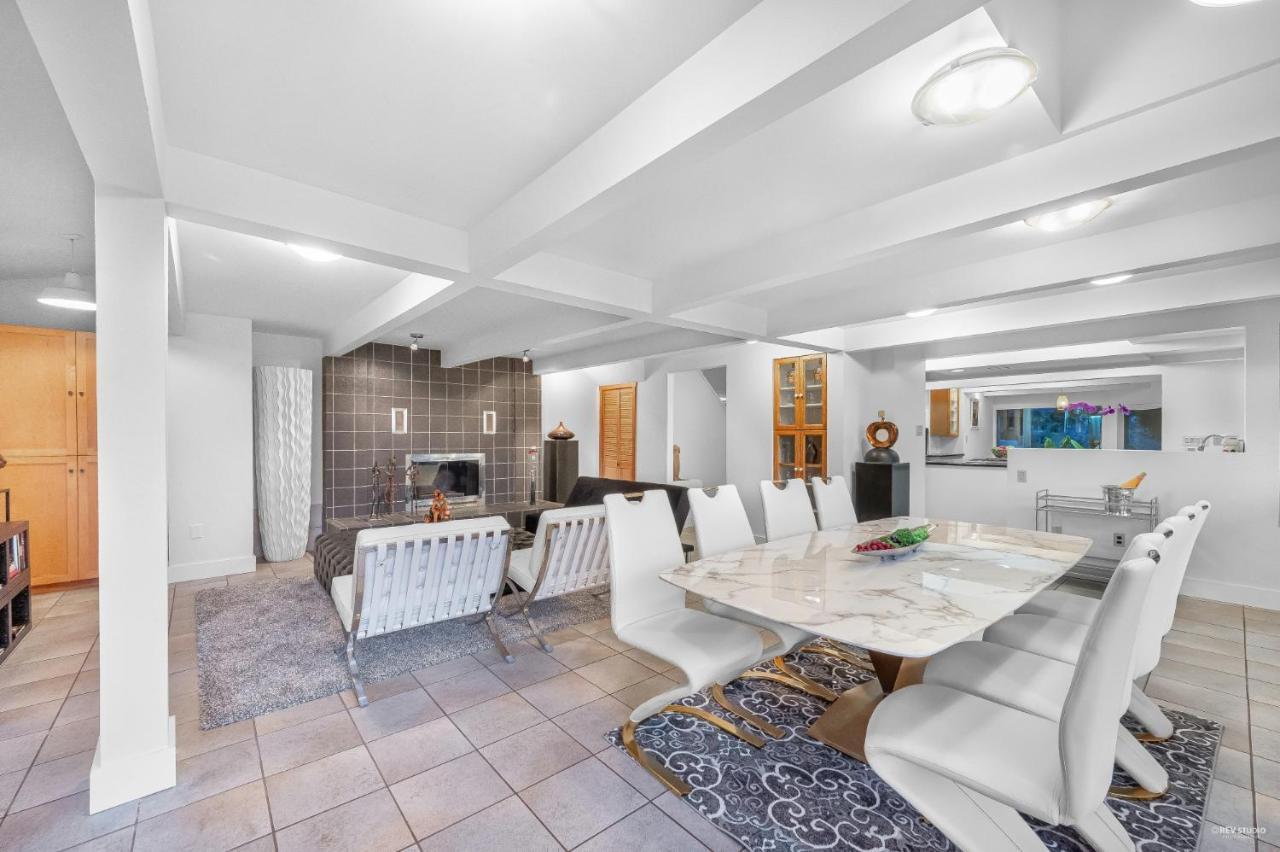 נורת וונקובר Grouse Cheerful Large Private Bedroom, Bath, Shared Deck, Pool, Hot Tub מראה חיצוני תמונה