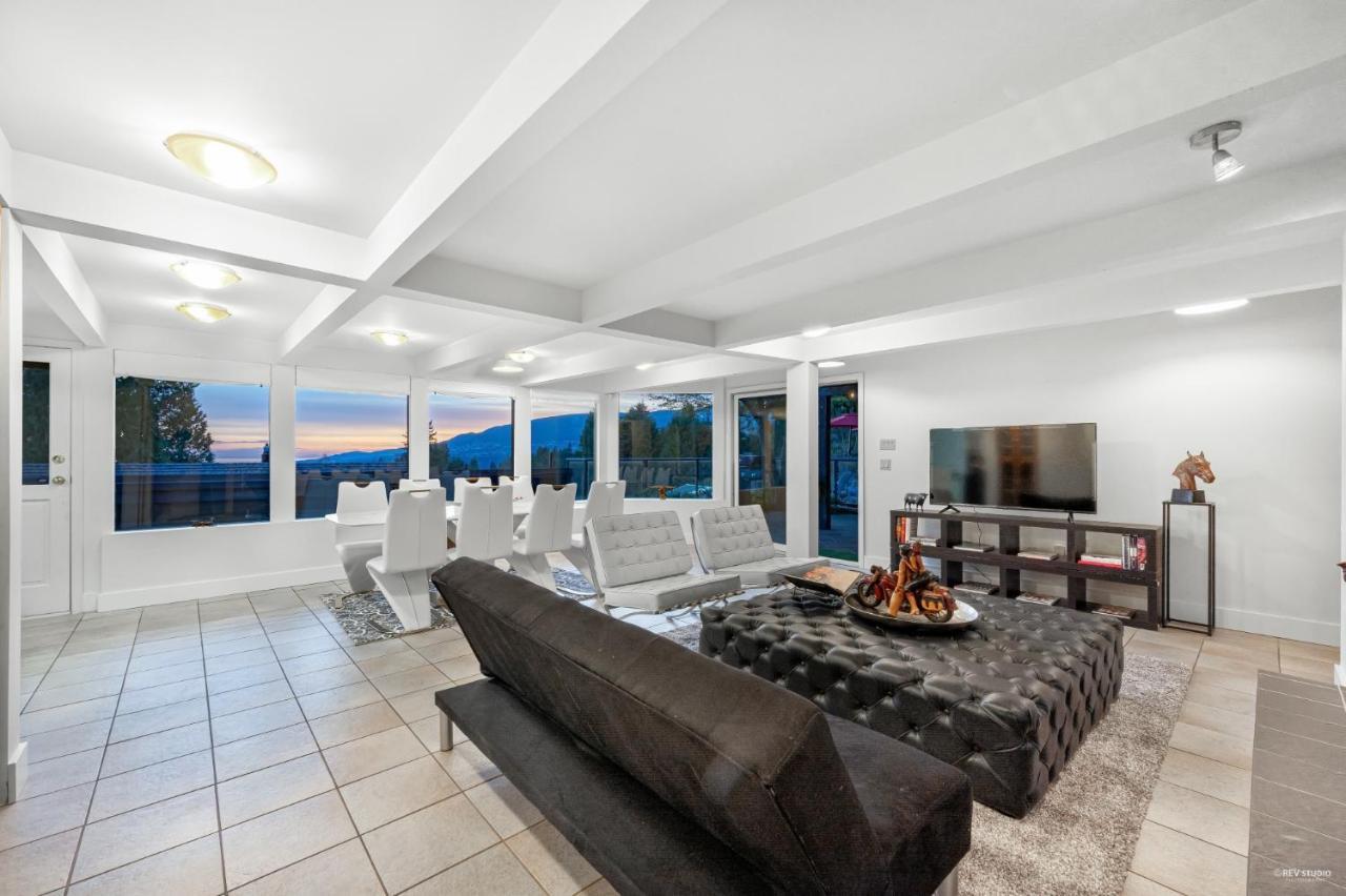 נורת וונקובר Grouse Cheerful Large Private Bedroom, Bath, Shared Deck, Pool, Hot Tub מראה חיצוני תמונה