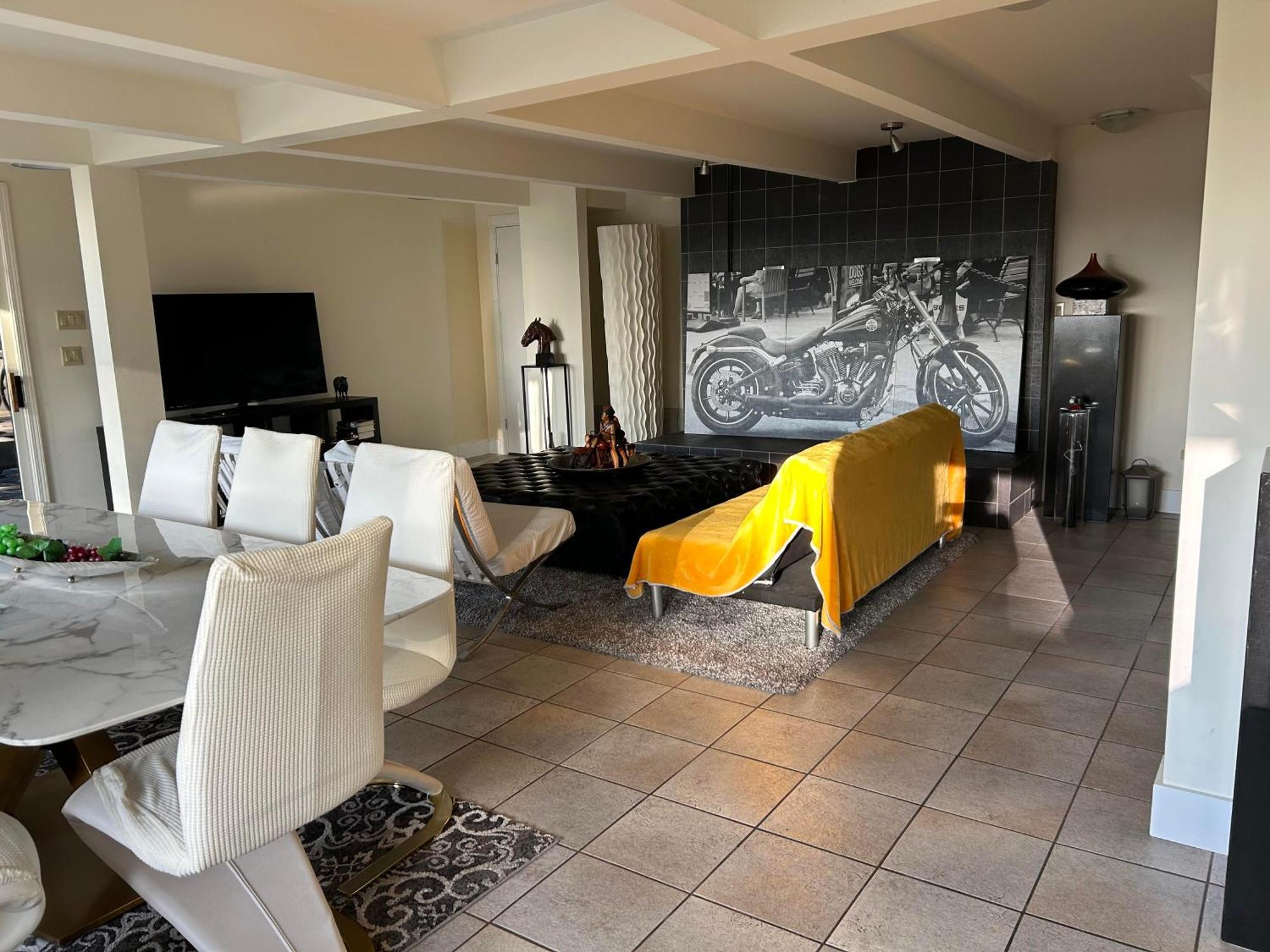 נורת וונקובר Grouse Cheerful Large Private Bedroom, Bath, Shared Deck, Pool, Hot Tub מראה חיצוני תמונה