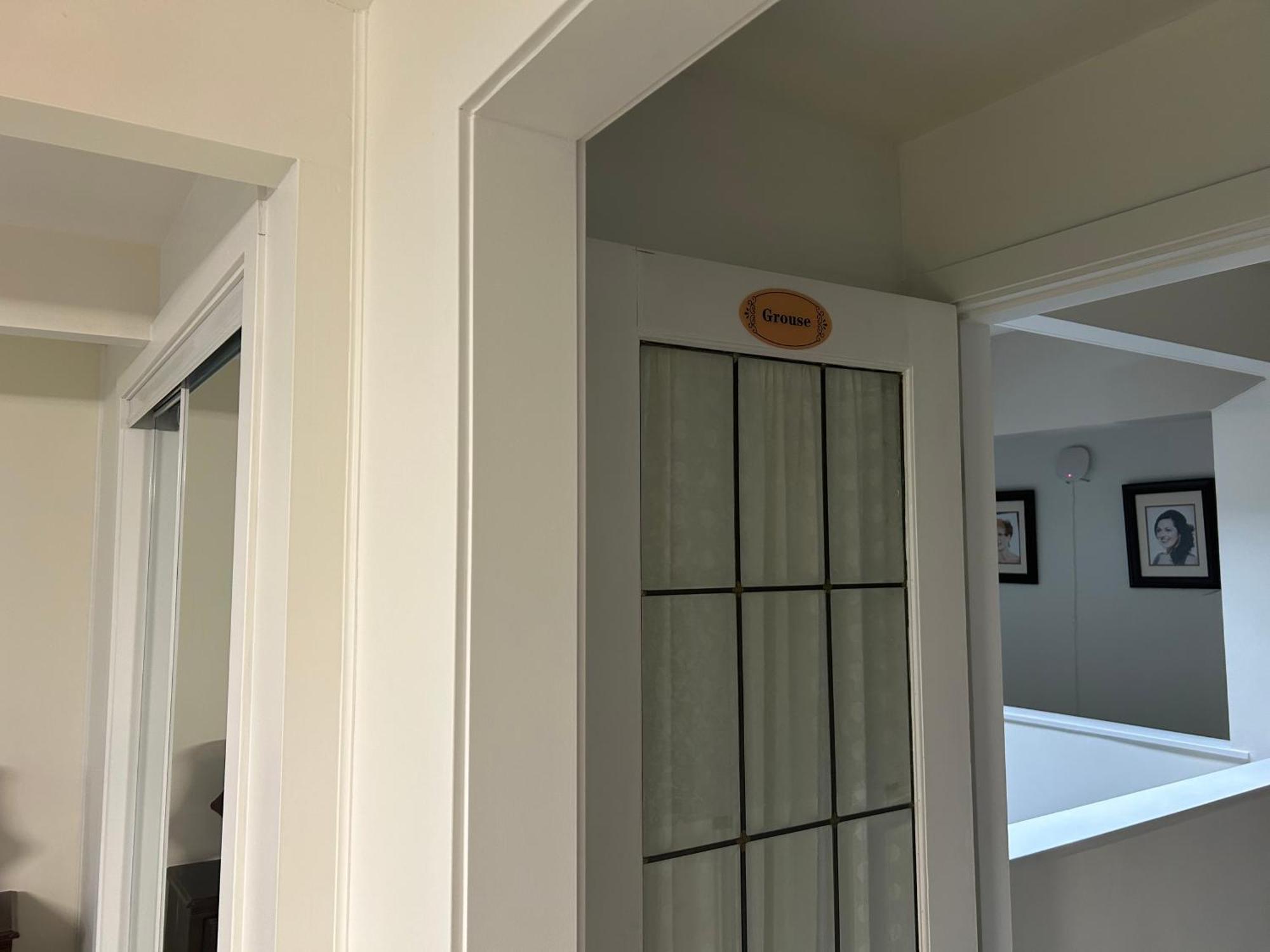 נורת וונקובר Grouse Cheerful Large Private Bedroom, Bath, Shared Deck, Pool, Hot Tub מראה חיצוני תמונה