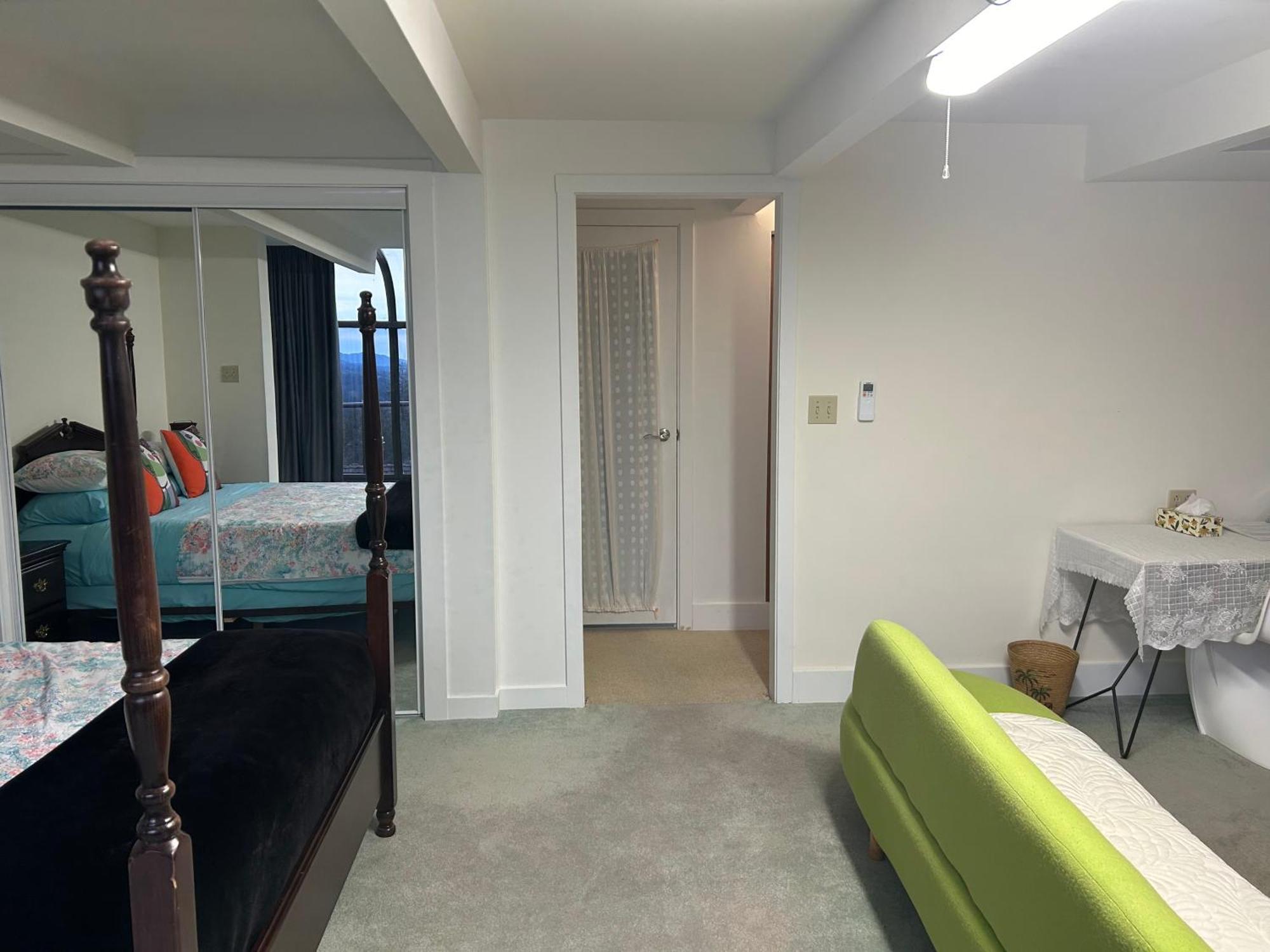 נורת וונקובר Grouse Cheerful Large Private Bedroom, Bath, Shared Deck, Pool, Hot Tub מראה חיצוני תמונה