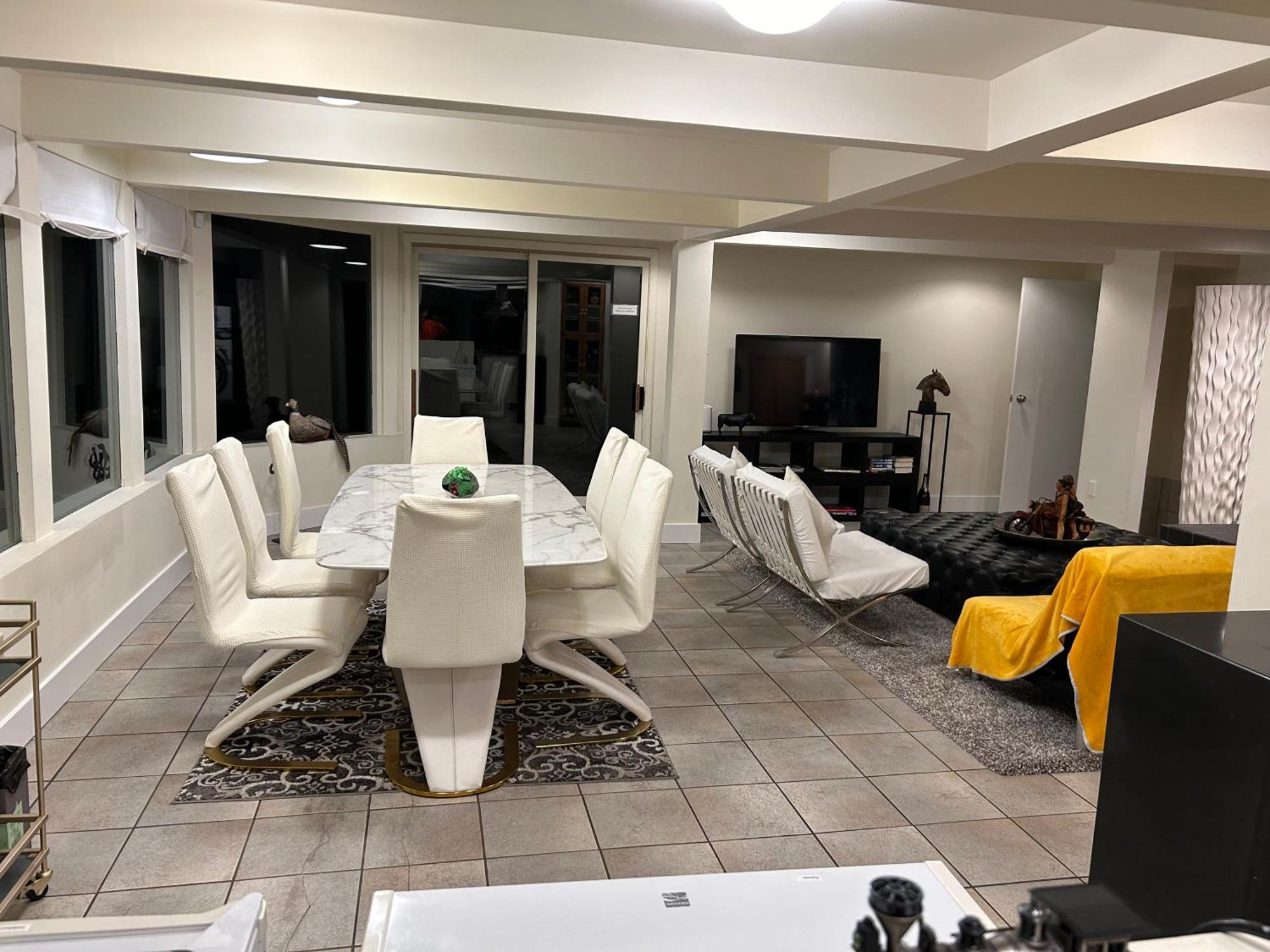 נורת וונקובר Grouse Cheerful Large Private Bedroom, Bath, Shared Deck, Pool, Hot Tub מראה חיצוני תמונה