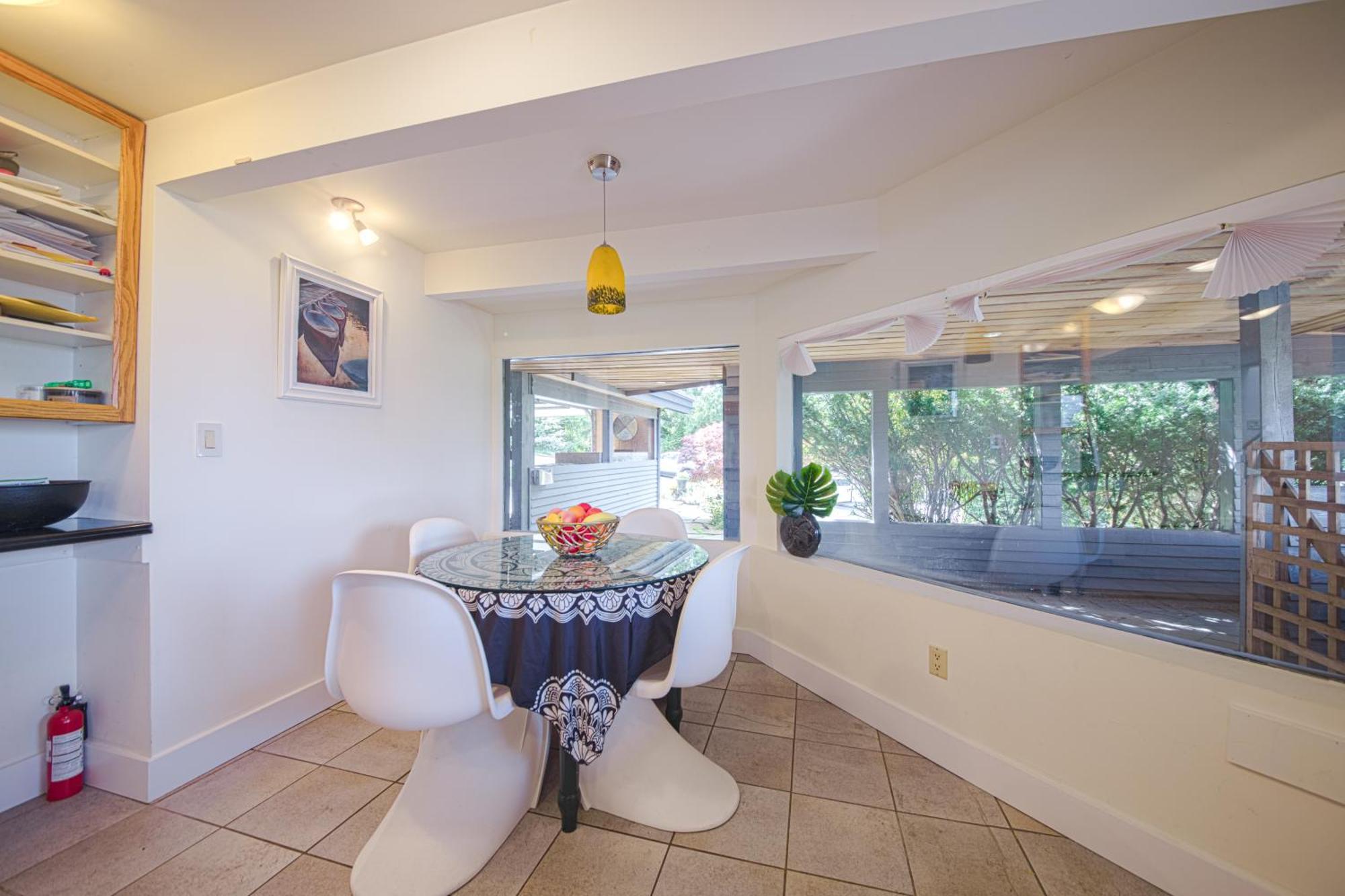 נורת וונקובר Grouse Cheerful Large Private Bedroom, Bath, Shared Deck, Pool, Hot Tub מראה חיצוני תמונה